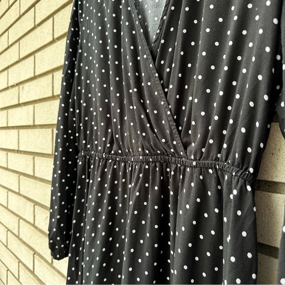 Old Navy Black Polka Dot Waist-Defined Wrap Dress Size M V-Neck Long Sleeve - Picture 4 of 10